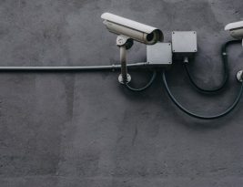 How to Protect Privacy with Mobile Apps?